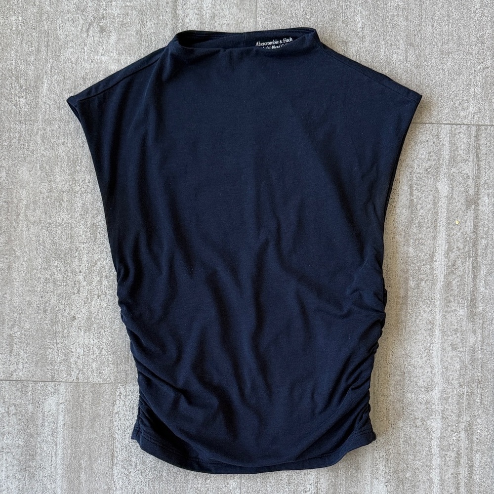 Abercrombie and Fitch navy lock mock top size XXS
